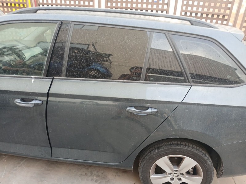 Recambio de puerta trasera izquierda para skoda fabia iii station wagon (nj5) 1.0 tsi referencia OEM IAM   
