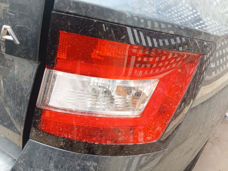 Recambio de piloto trasero derecho para skoda fabia iii station wagon (nj5) 1.0 tsi referencia OEM IAM   