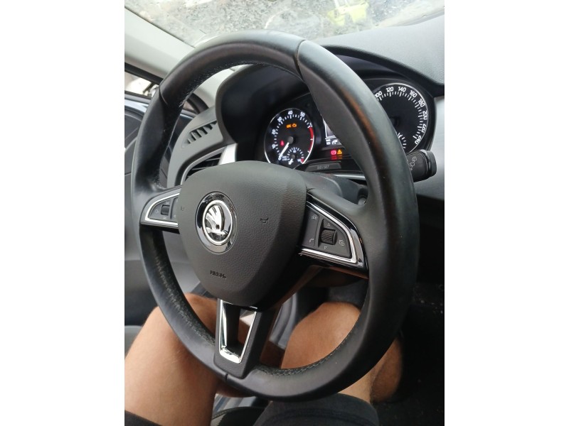 Recambio de volante para skoda fabia iii station wagon (nj5) 1.0 tsi referencia OEM IAM   