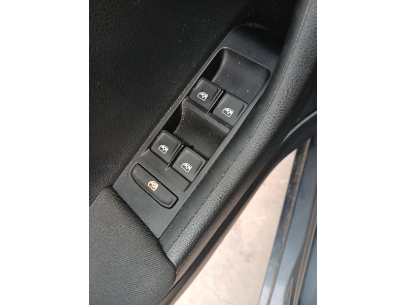 Recambio de mando elevalunas delantero izquierdo para skoda fabia iii station wagon (nj5) 1.0 tsi referencia OEM IAM   