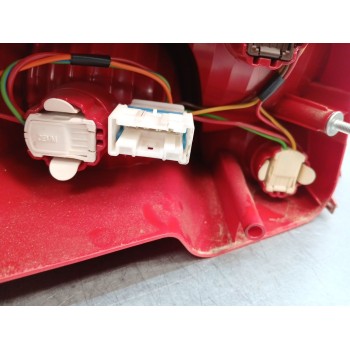 Recambio de piloto trasero derecho para peugeot 407 (6d_) 2.0 hdi (6drhrh) referencia OEM IAM 6351GC  