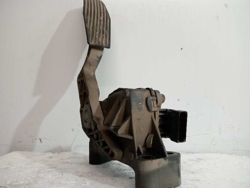Recambio de potenciometro pedal para opel astra gtc 1.7 16v cdti referencia OEM IAM   