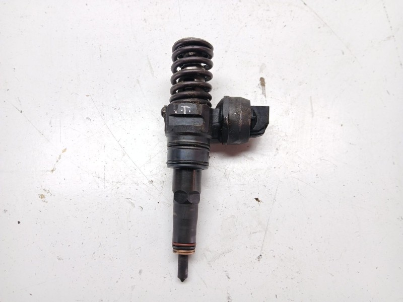 Recambio de inyector para volkswagen polo (9n1) 1.4 tdi referencia OEM IAM 0414720035  