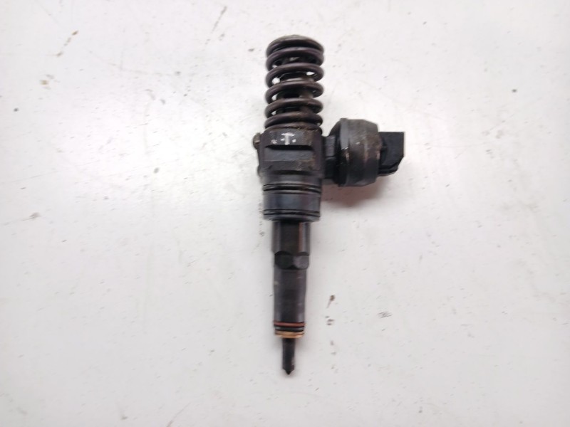 Recambio de inyector para volkswagen polo (9n1) 1.4 tdi referencia OEM IAM 0414720035  