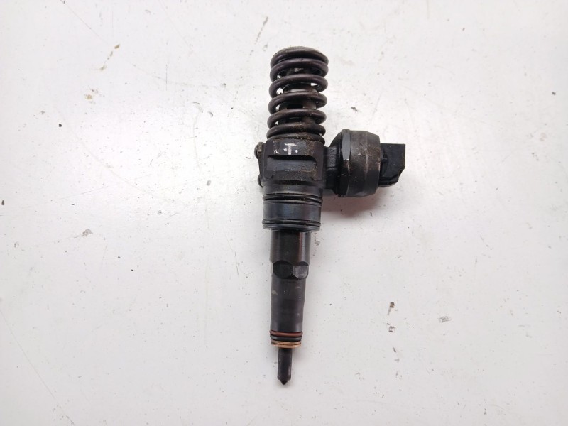 Recambio de inyector para volkswagen polo (9n1) 1.4 tdi referencia OEM IAM 0414720035  