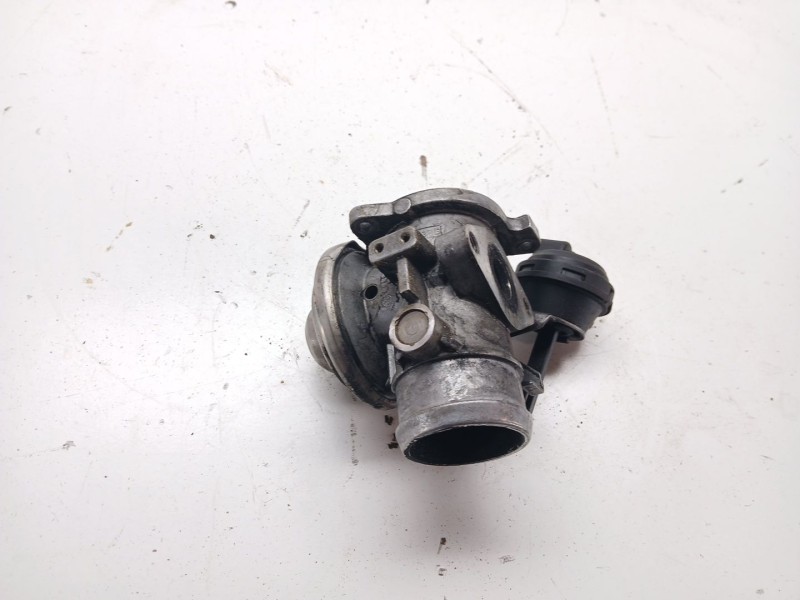 Recambio de valvula egr para volkswagen polo (9n1) 1.4 tdi referencia OEM IAM 038129637B  