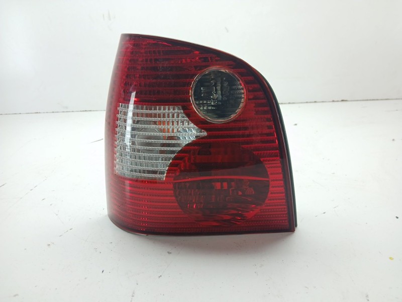 Recambio de piloto trasero izquierdo para volkswagen polo iv (9n_, 9a_) 1.4 16v referencia OEM IAM 6Q6945257A  
