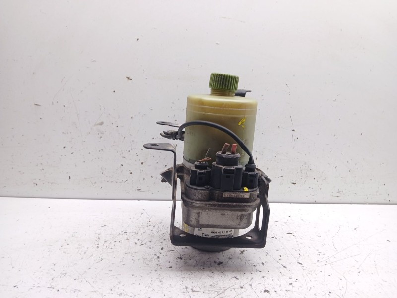Recambio de bomba direccion para seat ibiza iii (6l1) 1.4 16v referencia OEM IAM 6q0423156ab  