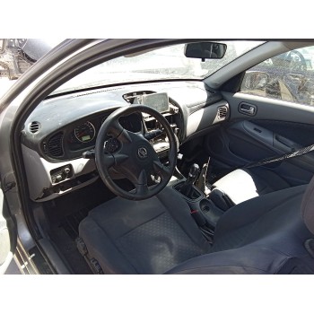 nissan almera ii hatchback (n16) del año 2003