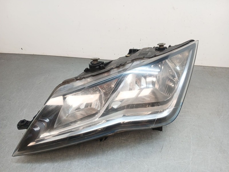 Recambio de faro izquierdo para seat leon st (5f8) 1.6 tdi referencia OEM IAM 5F1941005B  