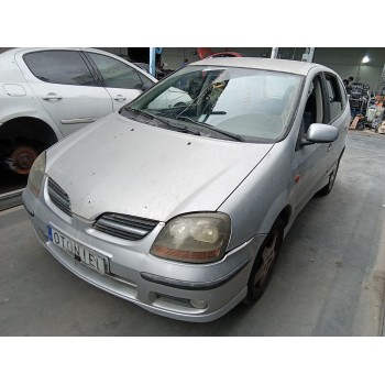 nissan almera tino (v10) del año 2001