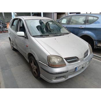 nissan almera tino (v10) del año 2001