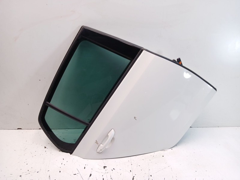 Recambio de puerta trasera derecha para volkswagen golf vi (5k1) 1.4 tsi referencia OEM IAM 5K6833056K  