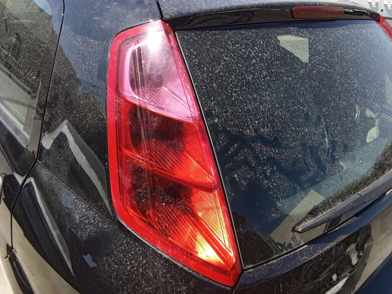 Recambio de piloto trasero izquierdo para fiat punto (199_) 1.2 (199axz1a, 199bxz1a) referencia OEM IAM 0000051927097  