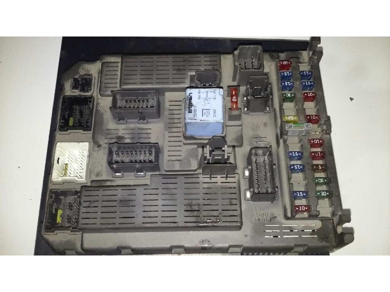 Recambio de caja reles / fusibles para citroën c5 berlina 2.2 hdi exclusive automático referencia OEM IAM 964453529  