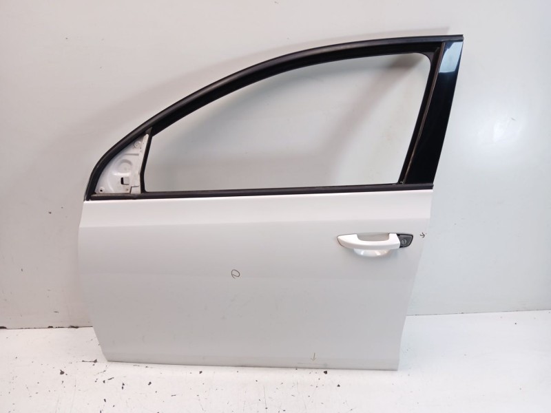 Recambio de puerta delantera izquierda para volkswagen golf vi (5k1) 1.4 tsi referencia OEM IAM 5K4831055H  