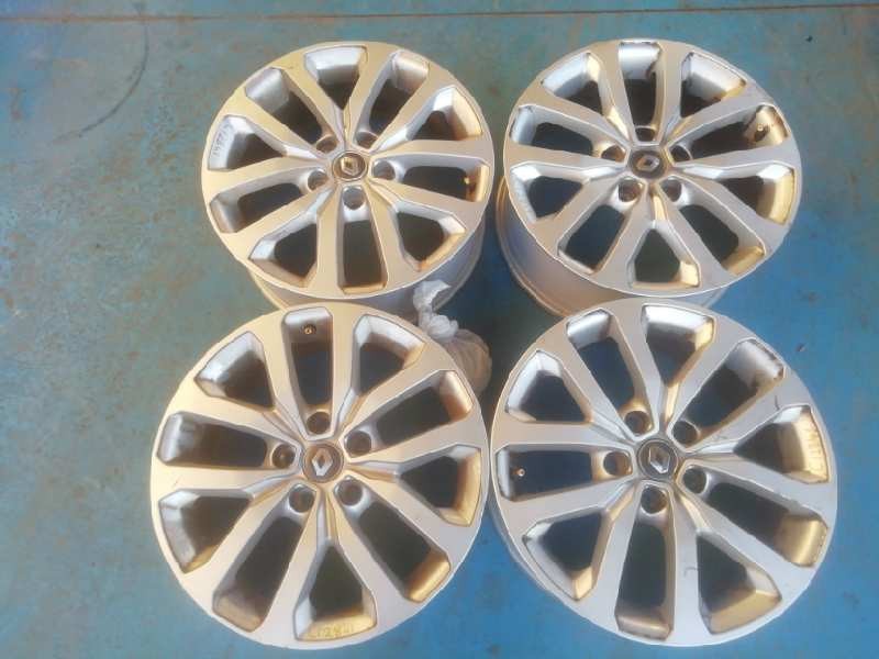 Recambio de juego llantas para renault kadjar business referencia OEM IAM 7JX17 ET40 X4 17