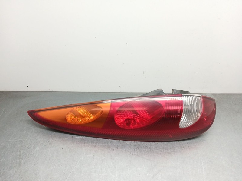 Recambio de piloto trasero izquierdo para nissan almera tino (v10) 1.8 referencia OEM IAM 89304090  