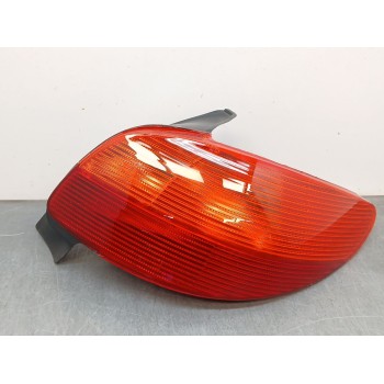 PILOTO TRASERO DERECHO 6351p1 16544032 