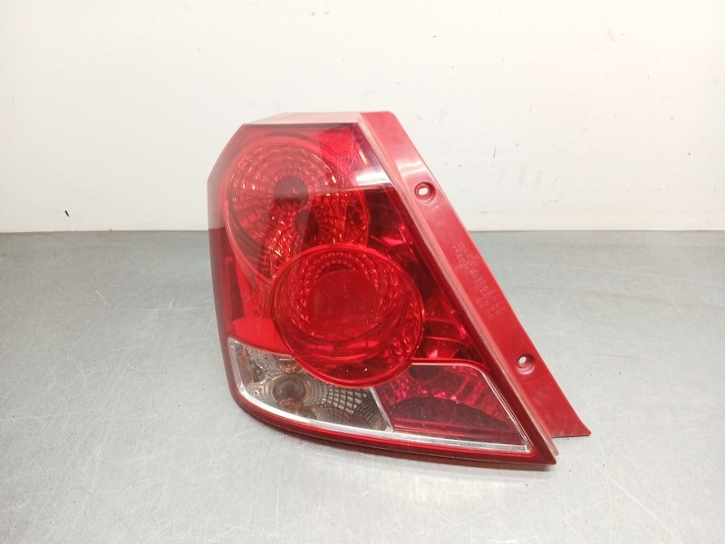 Recambio de piloto trasero izquierdo para chevrolet aveo / kalos hatchback (t200) 1.4 16v referencia OEM IAM 300266l  