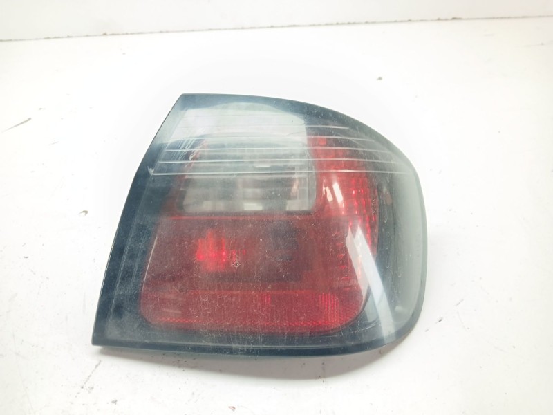 Recambio de piloto trasero derecho para nissan primera (p11) 1.8 16v referencia OEM IAM 89020315  