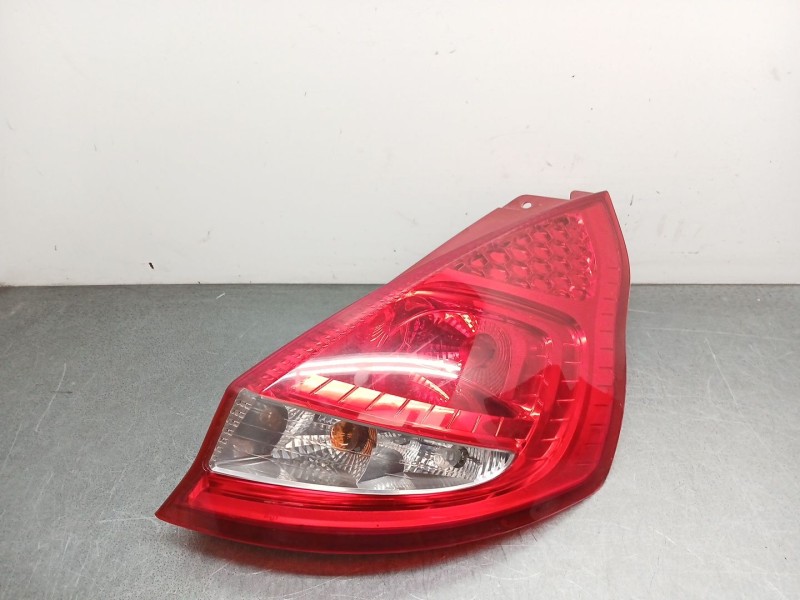 Recambio de piloto trasero derecho para ford fiesta vi (cb1, ccn) 1.4 tdci referencia OEM IAM 8a6113404a  