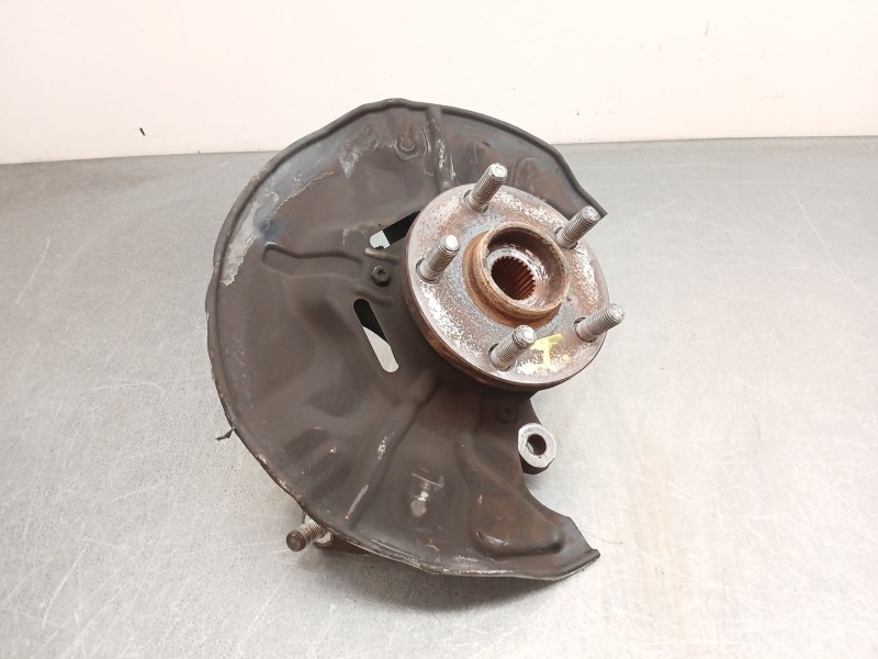Recambio de mangueta delantera derecha para toyota avensis sedán (_t25_) 2.0 d-4d (adt250_) referencia OEM IAM 4321105052  