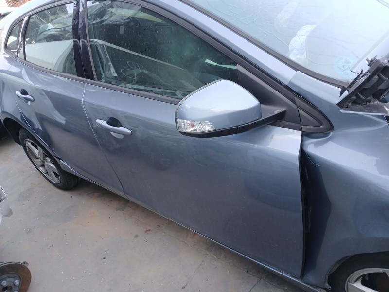 Recambio de puerta delantera derecha para volvo v40 hatchback (525) d2 referencia OEM IAM 32321019  