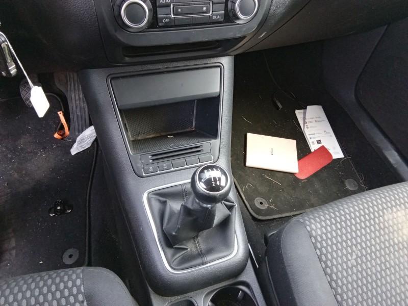 Recambio de palanca cambio para volkswagen tiguan (5n_) 2.0 tdi referencia OEM IAM 5N0711050 / 8J0711046E  