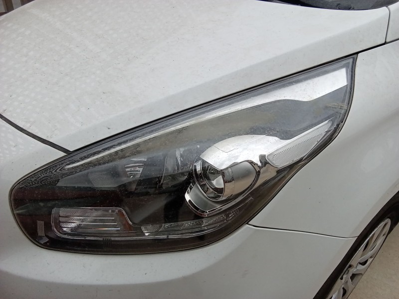 Recambio de faro izquierdo para kia carens iv 1.7 crdi referencia OEM IAM 92101A4180  