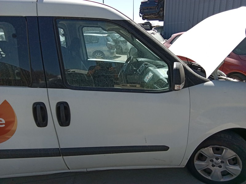 Recambio de puerta delantera derecha para opel combo furgón/monospace (x12) 1.3 cdti (b05) referencia OEM IAM 95530929  