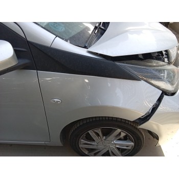 Recambio de aleta delantera derecha para toyota aygo (_b4_) 1.0 (kgb40) referencia OEM IAM 538110H030  