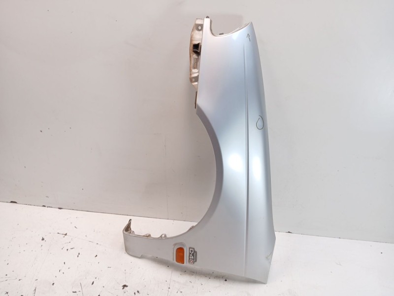 Recambio de aleta delantera izquierda para toyota avensis (_t22_) 2.0 d-4d (cdt220_) referencia OEM IAM   