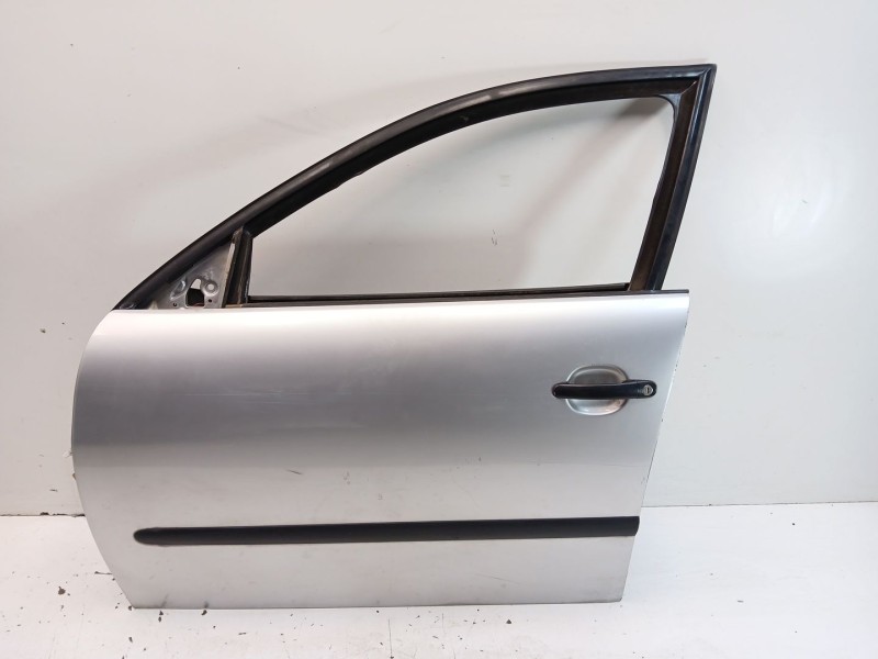 Recambio de puerta delantera izquierda para seat ibiza iii (6l1) 1.4 16v referencia OEM IAM 6L3831055R  