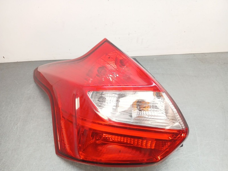 Recambio de piloto trasero izquierdo para ford focus iii 1.6 tdci referencia OEM IAM 1825321  