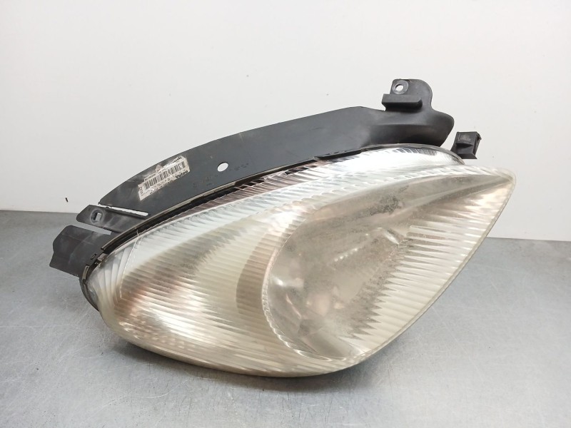 Recambio de faro derecho para citroën xsara picasso (n68) 2.0 hdi referencia OEM IAM 89300200  