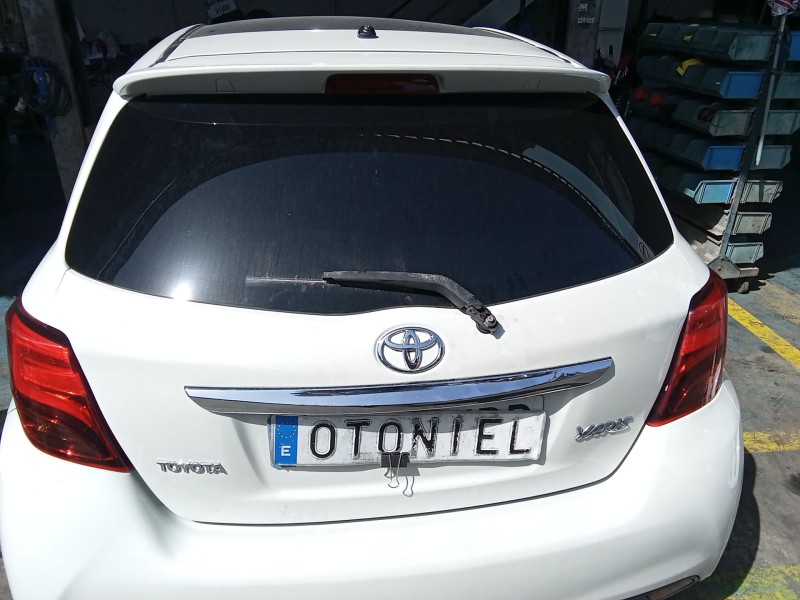 Recambio de porton trasero para toyota yaris (_p13_) 1.4 d (nlp130_) referencia OEM IAM 670050D111  