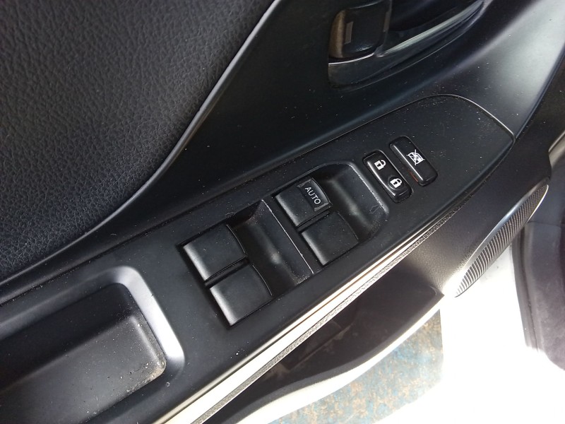 Recambio de mando elevalunas delantero izquierdo para toyota yaris (_p13_) 1.4 d (nlp130_) referencia OEM IAM 848200D170  
