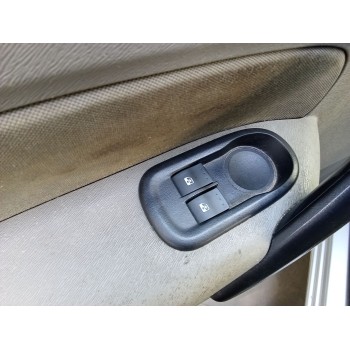MANDO ELEVALUNAS DELANTERO IZQUIERDO 8200476806 