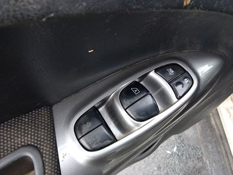 Recambio de mando elevalunas delantero izquierdo para nissan juke (f15) 1.6 referencia OEM IAM 254011KA0D  