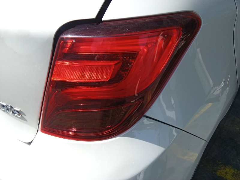 Recambio de piloto trasero derecho para toyota yaris (_p13_) 1.4 d (nlp130_) referencia OEM IAM 815510D600  