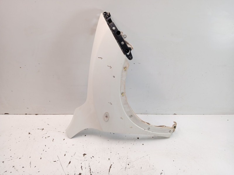 Recambio de aleta delantera derecha para nissan juke (f15) 1.6 referencia OEM IAM F3A0M1KKAA  