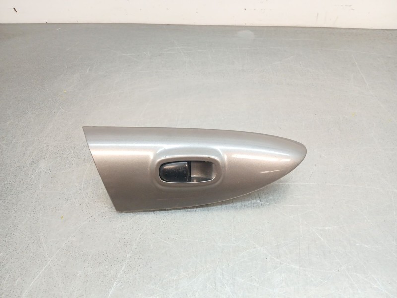 Recambio de mando elevalunas delantero derecho para nissan juke (f15) 1.6 referencia OEM IAM 254111KA5A  