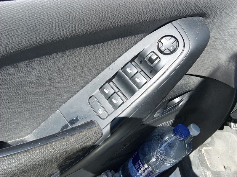 Recambio de mando elevalunas delantero izquierdo para citroën c4 picasso ii 1.2 thp 130 referencia OEM IAM 96788273ZD  