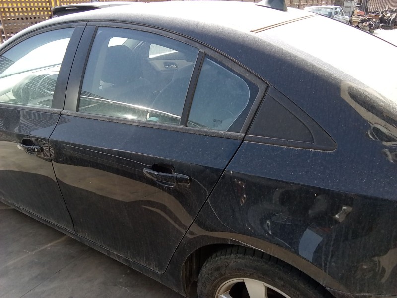 Recambio de puerta trasera izquierda para chevrolet cruze (j300) 1.6 referencia OEM IAM 95987763  