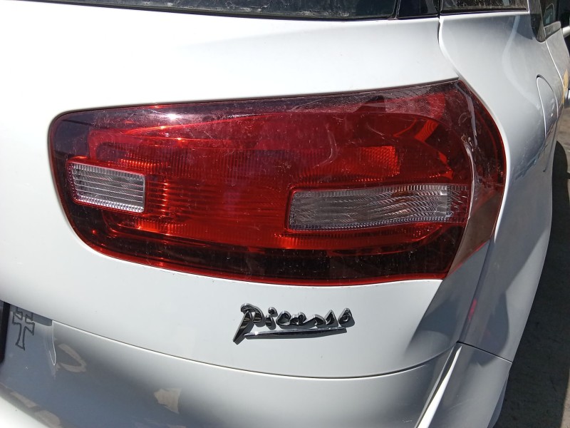 Recambio de piloto trasero derecho para citroën c4 picasso ii 1.2 thp 130 referencia OEM IAM 9676120680  