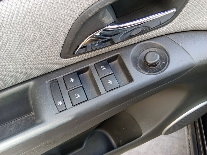 Recambio de mando elevalunas delantero izquierdo para chevrolet cruze (j300) 1.6 referencia OEM IAM 20830838  