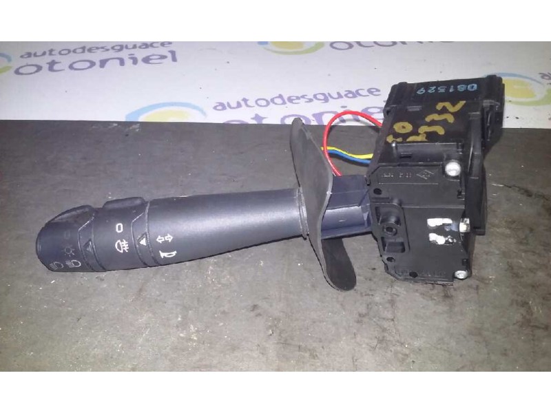 Recambio de mando intermitentes para renault clio ii fase i (b/cbo) 1.2 referencia OEM IAM   