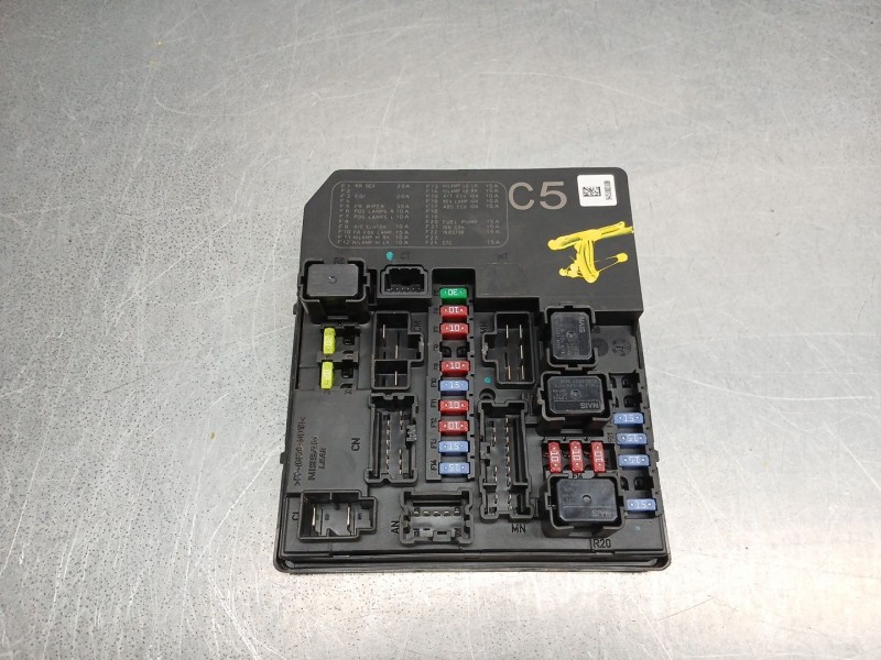 Recambio de caja reles / fusibles para nissan juke (f15) 1.6 referencia OEM IAM 24381C9900 284b71kaod 