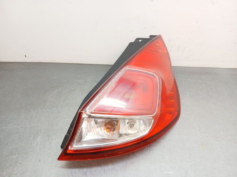 Recambio de piloto trasero derecho para ford fiesta vi (cb1, ccn) 1.25 referencia OEM IAM 8A6113404A  